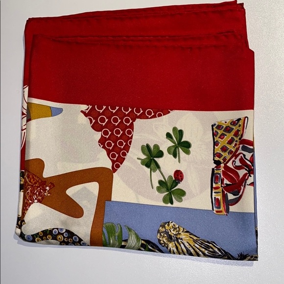 Ferraragamo authentic Square silk scarf 34inch - Picture 8 of 8